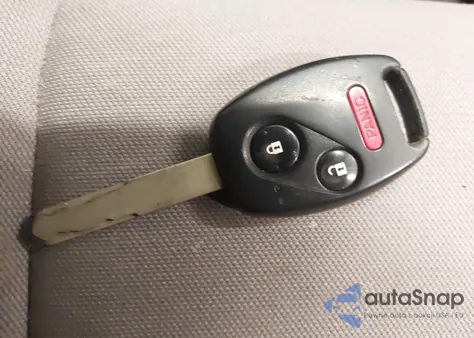 2011 Honda Insight z USA, uszkodzony, nr VIN JHMZE2H35BS004845